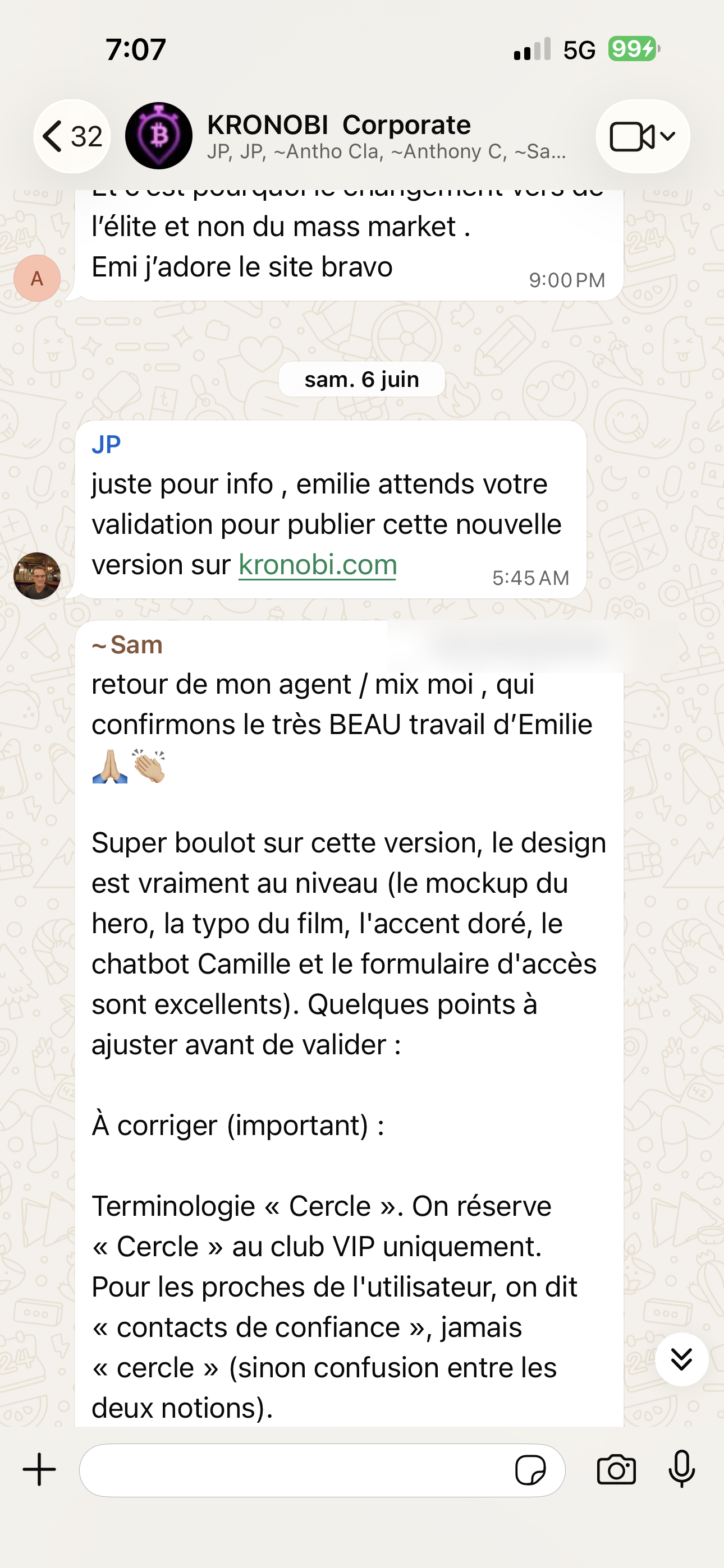 Retour WhatsApp de l'équipe Kronobi : « Emi j'adore le site bravo », « super boulot, le design est vraiment au niveau »